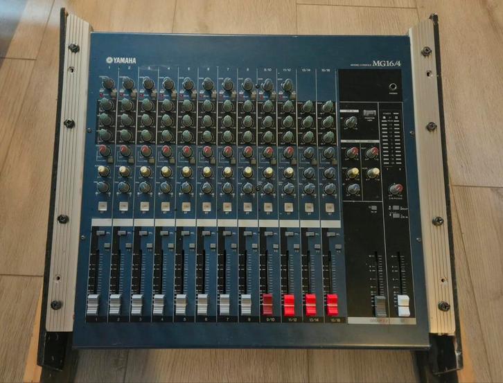 Yamaha MG16/4 Mengpaneel in topstaat (incl adapter), Muziek en Instrumenten, Mengpanelen, Zo goed als nieuw, 10 tot 20 kanalen
