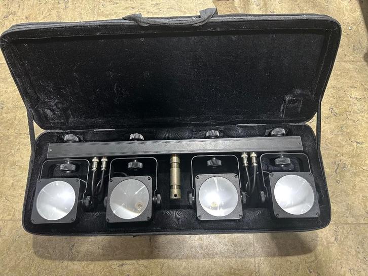 Eurolite LED KLS-50 compact-Lichtset 4x 15W COB-LEDs, Muziek en Instrumenten, Theaterbelichting, Zo goed als nieuw, Ophalen