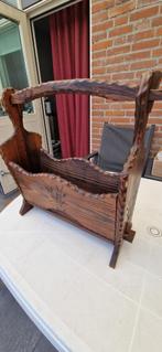 Vintage lectuur bak / eiken kranten bak, Huis en Inrichting, Woonaccessoires | Krantenbakken en Lectuurbakken, Ophalen