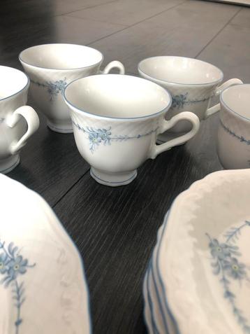 Servies van Eschenbach niewstaat beschikbaar voor biedingen