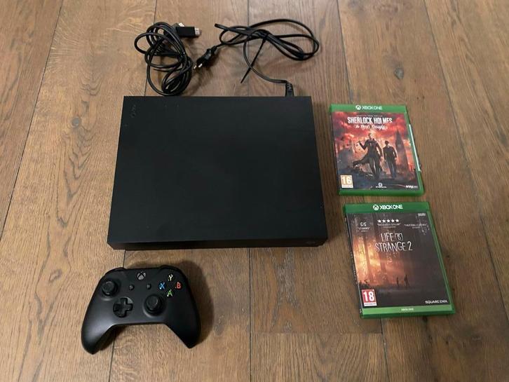 Xbox One X + Controller + 2 Games - zo goed als nieuw!, Spelcomputers en Games, Spelcomputers | Xbox One, Zo goed als nieuw, Xbox One X