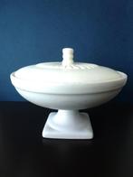 VINTAGE, Flora Gouda schaal op voet, mat keramiek gemerkt, Ophalen of Verzenden