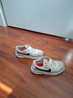 Nike air, mt 35, wit, Schoentjes, Jongetje of Meisje, Ophalen of Verzenden, Zo goed als nieuw