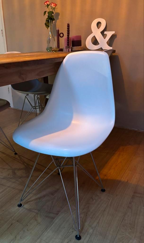 6 Witte Replica Eames Stoelen met Chroom Onderstel, Huis en Inrichting, Stoelen, Gebruikt, Vijf, Zes of meer stoelen, Kunststof