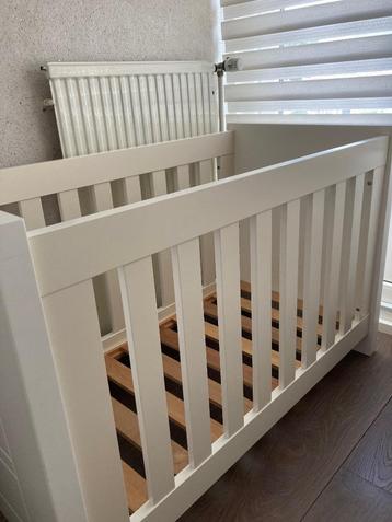 ledikantje 60 cm x 120 cm met matras beschikbaar voor biedingen