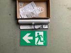 Vluchtweg aanduiding, 40 stuks l/r aanduiding., Ophalen of Verzenden, Nieuw, Minder dan 50 watt, Lamp met armatuur
