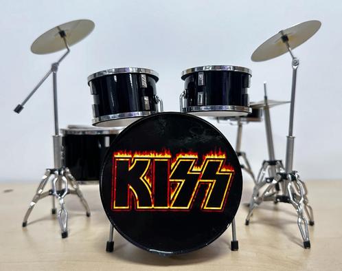 KISS miniatuur drumstel mini drum decoratie woondeco, Verzamelen, Muziek, Artiesten en Beroemdheden, Nieuw, Foto of Kaart, Ophalen of Verzenden