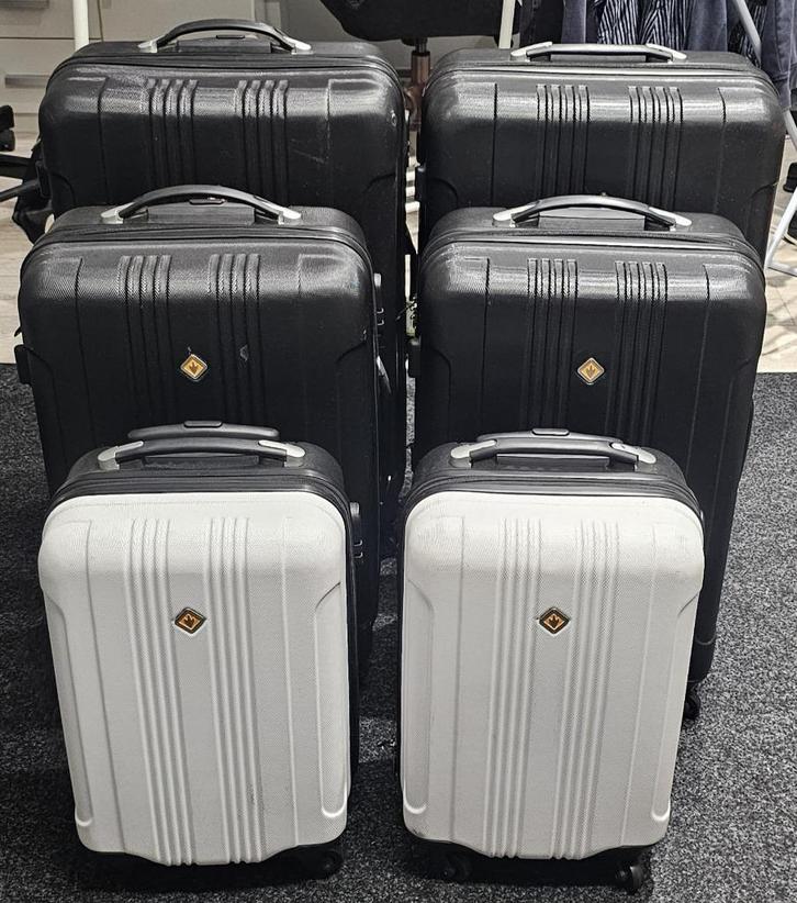 Triloy reis kofferset, Sieraden, Tassen en Uiterlijk, Koffers, Zo goed als nieuw, Hard kunststof, 70 cm of meer, Ophalen