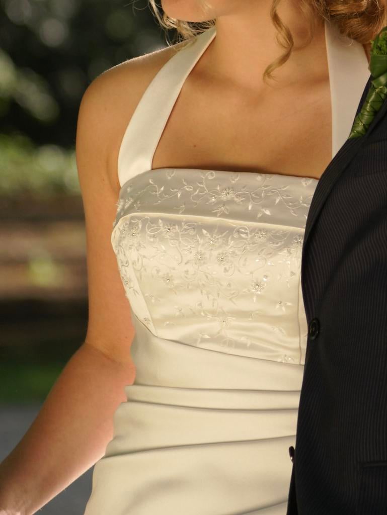 Ivoor kleurige trouwjurk in maat 40, Ophalen, Zo goed als nieuw, Wit, Trouwjurk