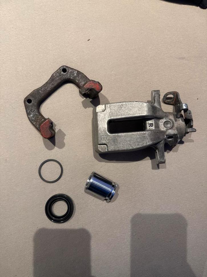 Golf 4 Remklauw Rechts Achter 256mm, Auto-onderdelen, Remmen en Aandrijving, Volkswagen, Gebruikt, Ophalen of Verzenden