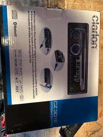 Nette Clarion Radio met Bluetooth - Zo goed als nieuw! beschikbaar voor biedingen