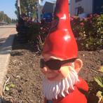 Originele tuinkabouter met zonnebril - 41cm - Tuindecoratie, Ophalen of Verzenden, Nieuw, Kunststof, Dierenbeeld