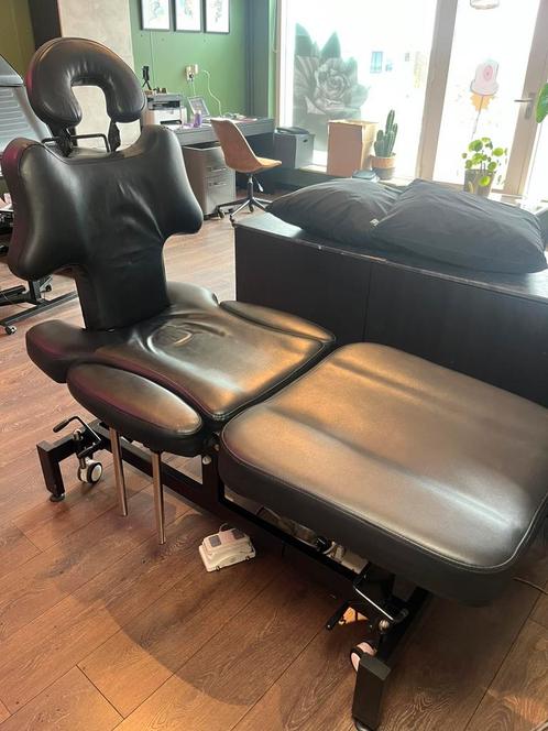 2 behandel stoelen waarvan 1 elektrisch, Sport en Fitness, Massageproducten, Gebruikt, Massagetafel, Ophalen