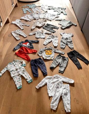 🌸 Groot pakket baby kleding unisex 74/80 🌸 beschikbaar voor biedingen