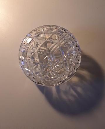 KRISTAL/ bonboniere/ FACET geslepen beschikbaar voor biedingen