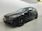 BMW 3-Serie 2.0 I 318 Touring 2012 Zwart, Auto's, Euro 5, Zwart, 4 cilinders, Alcantara