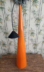 Konische mid-century kunststof hanglamp, Huis en Inrichting, Lampen | Hanglampen, Ophalen, Kunststof, 75 cm of meer