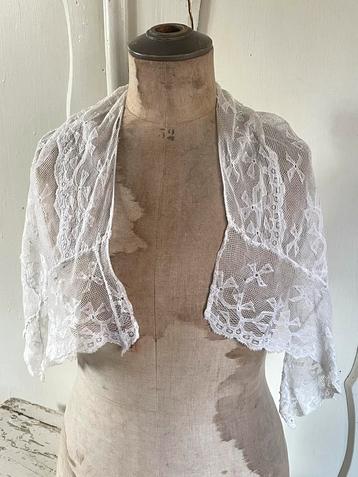 Brocante oude kraag / omslagdoek wit beschikbaar voor biedingen