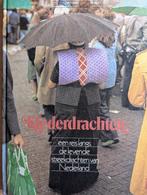 KLEDERDRACHTEN / streekdrachten van Nederland, Ophalen of Verzenden, Zo goed als nieuw, C. Nieuwhoff