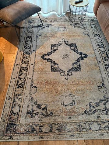 Mooi vintage vloerkleed beschikbaar voor biedingen