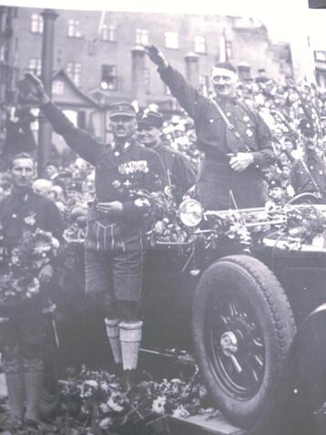 De Tweede Wereldoorlog in foto's (o.a. van Hitler) 600 pag. beschikbaar voor biedingen