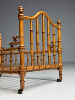 Faux Bamboo dog bed Frans, Ophalen