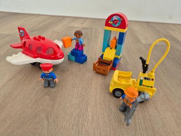 Lego Duplo 3x sets (Vliegveld, Brandweer, Graafmachine) beschikbaar voor biedingen