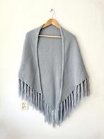 XL gehaakte / gebreide omslagdoek franjes grijs blauw sjaal, Ophalen of Verzenden, Zo goed als nieuw, Maat 46/48 (XL) of groter