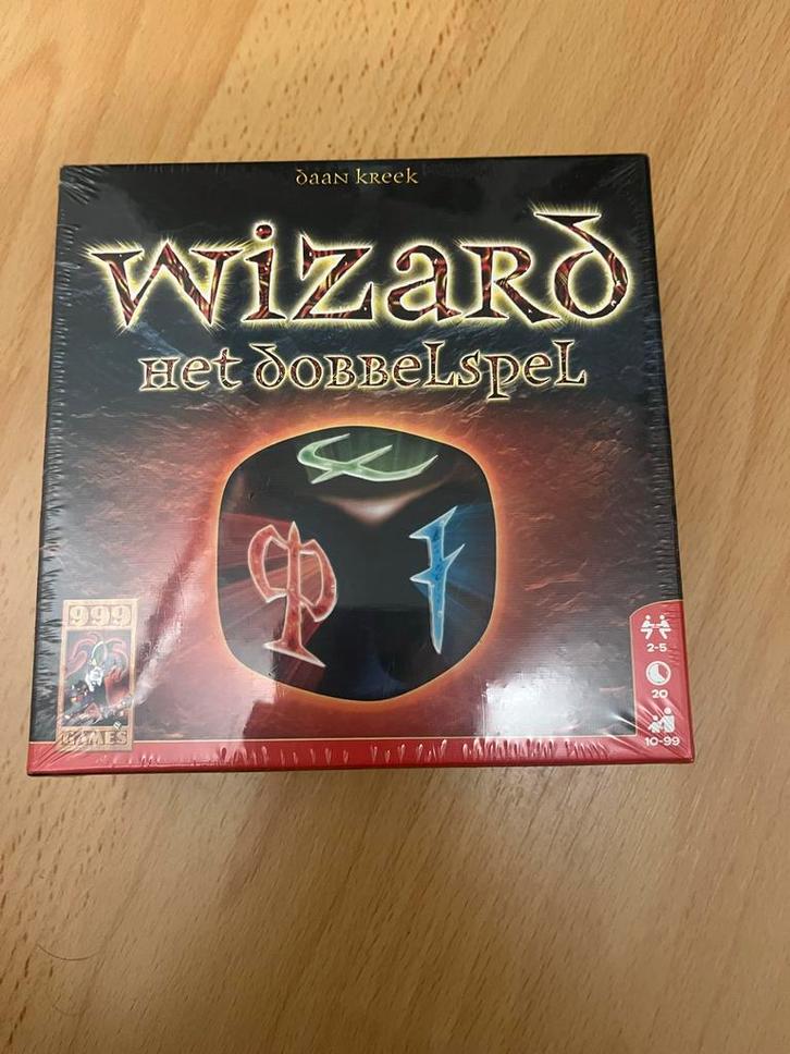 Wizard Dobbelspel - Nieuw in Verpakking!, Hobby en Vrije tijd, Gezelschapsspellen | Bordspellen, Nieuw, Drie of vier spelers, Reisspel