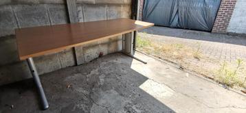 Steelcase in hoogte verstelbaar bureau