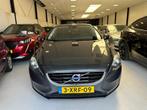 Volvo V40 1.6 T3 Summum PANORAMA/APK GELDIG 05-06-2026, Voorwielaandrijving, Gebruikt, 4 cilinders, 150 pk