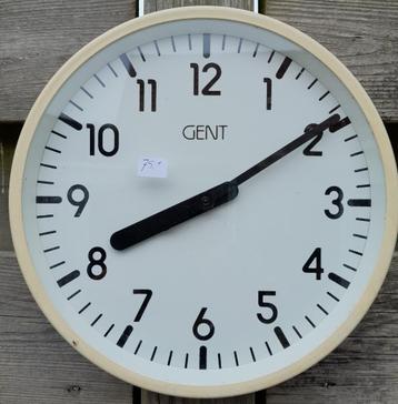 Gent nevenuurwerk, klok 1950 beschikbaar voor biedingen