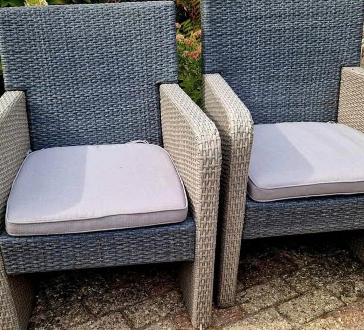 4 Robuuste Wicker Eetstoelen met Kussens, Tuin en Terras, Tuinstoelen, Gebruikt, Wicker, Ophalen