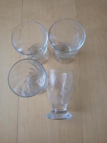 Vier ijscoupes  beschikbaar voor biedingen