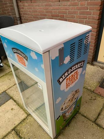 Ben en jerry’s ola vriezer tafel model  beschikbaar voor biedingen