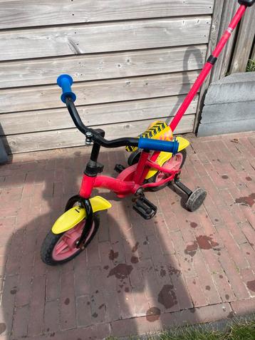 Kinderfiets met zijwielen en hulpstuk om te leren fietsen beschikbaar voor biedingen