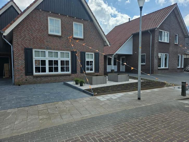 Stratenmakers, Diensten en Vakmensen, Tuinmannen en Stratenmakers, Bestrating