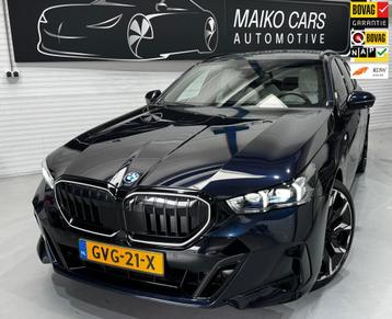 BMW 5-serie Touring 530e M Sport Edition 360 cam Glazen dak  beschikbaar voor biedingen