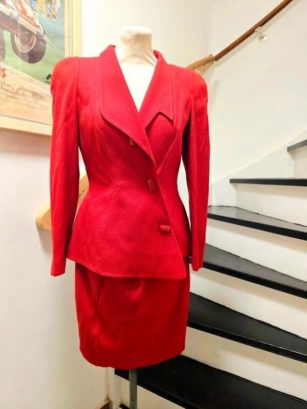 YV100: Vintage 1950's Thierry Mugler Skirt Suit pak, Kleding | Dames, Kostuum of Pak, Thierry Mugler, Ophalen of Verzenden, Maat 36 (S)