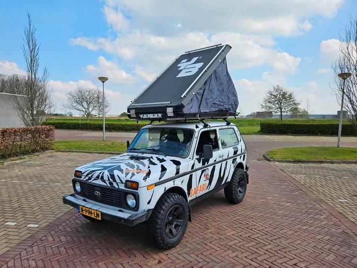 Lada 4X4 Uniek safari editie! prijs is exclusief Daktent., Auto's, Lada, Bedrijf, Te koop, Overige modellen, Benzine, Euro 4, SUV of Terreinwagen