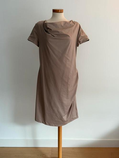 Mooi en tijdloos jurkje van Josephine & Co maat 44, Kleding | Dames, Jurken, Zo goed als nieuw, Maat 42/44 (L), Beige, Knielengte