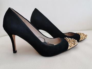 ZARA suède hakken met gouden neus mt. 39 beschikbaar voor biedingen