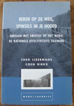 Beren op de weg, spinsels in je hoofd - Theo IJzermans, Boeken, Th. IJzermans & C. Dirkx, Ophalen of Verzenden, Zo goed als nieuw