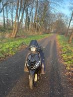 Piaggio zip 80cc, Fietsen en Brommers, Scooters | Piaggio, Ophalen of Verzenden, Zo goed als nieuw, Benzine, Zip