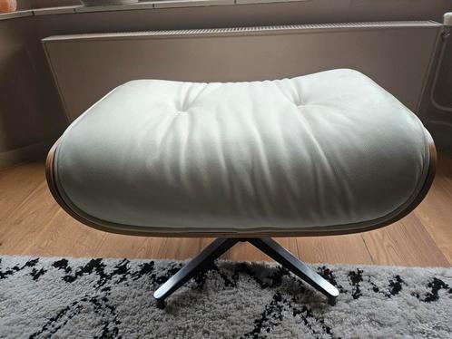 Eames ottoman voetenbank - replica, Huis en Inrichting, Fauteuils, Zo goed als nieuw, Hout, Leer, Ophalen