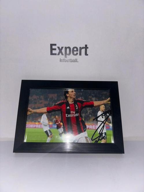 Ibrahimovic gesigneerde foto ingelijst - AC Milan, Verzamelen, Sportartikelen en Voetbal, Nieuw, Beeldje of Poppetje, Buitenlandse clubs