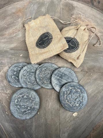 Houtsnijwerk onderzetters India handwerk in zakje Indiase beschikbaar voor biedingen