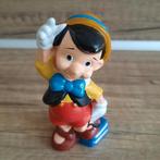 Pinokkio met schoolspullen Walt Disney ongeveer 7 cm hoog, Ophalen of Verzenden, Zo goed als nieuw, Beeldje of Figuurtje