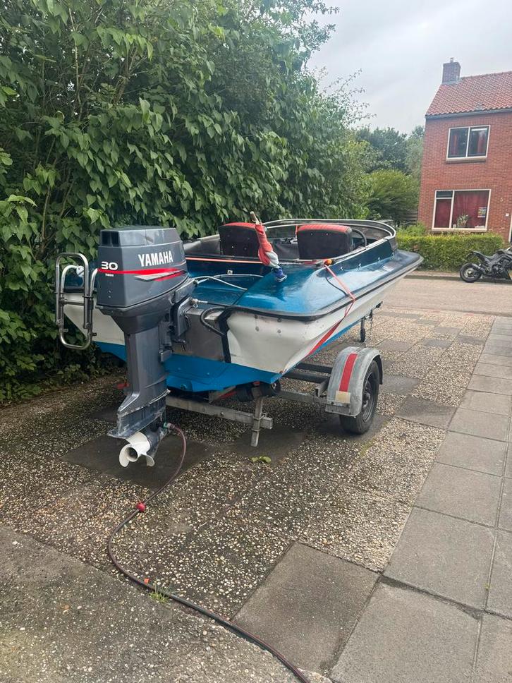 Snelle boot met Yamaha 30pk motor, Watersport en Boten, Motorboten en Motorjachten, Gebruikt, Overige materialen, Tot 6 meter