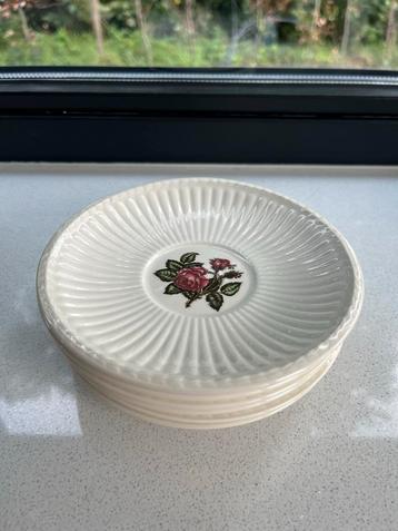 Wedgwood Moss Rose Serviesdelen beschikbaar voor biedingen